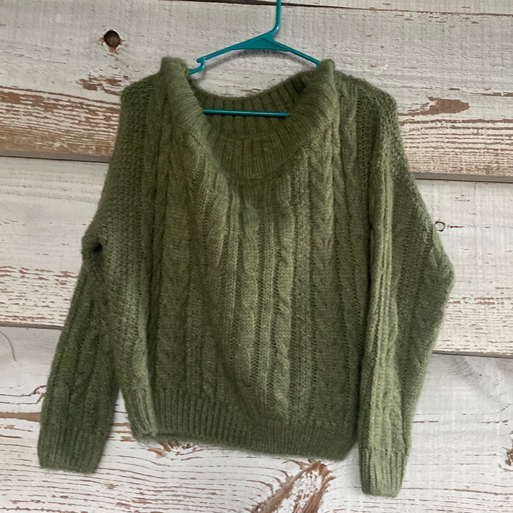 miracle Green sweater